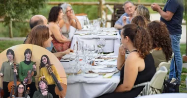 Dinar entre vinyes a Collbaix | Espurnes Barroques